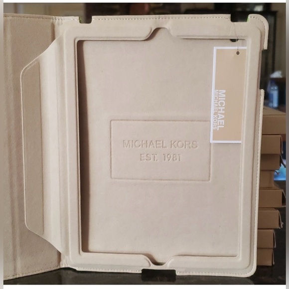 NWT Michael Kors Mono Embossed Neoprene Lime Ipad 2 Case - Picture 8 of 10